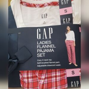 Gap Women's V-Neck Drawstring Pockets Flannel Pajama Set - Red Plaid